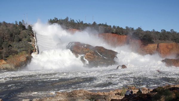 Que se passe-t-il au barrage d'Oroville aux États-Unis ?